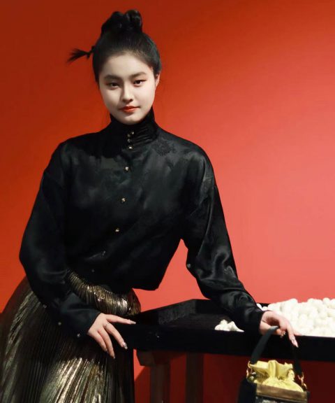 小立领长袖夹克